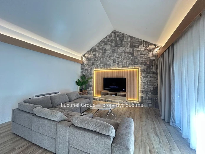 Bright Designer Standing Villa With Pool In Péreybère