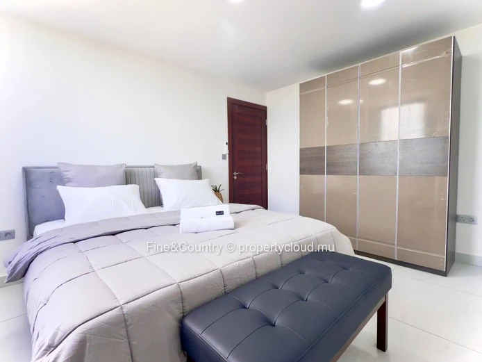 For Sale – Penthouse with Private Pool & Rooftop
