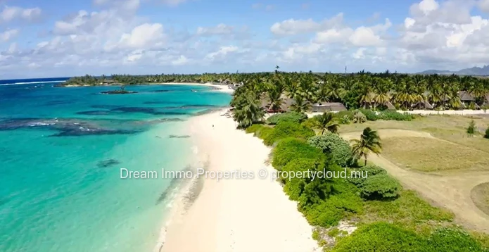 Amazing Beachfront Villas Access To Foreigners Within A Luxury Residence - Unique In Mauritius