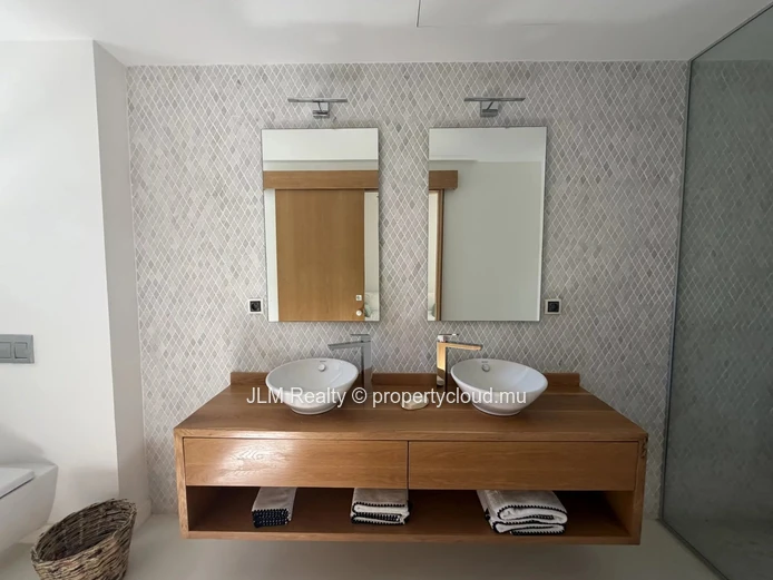 À Vendre : Villa Contemporaine de Prestige de 5 Chambres à Tamarin, Île Maurice