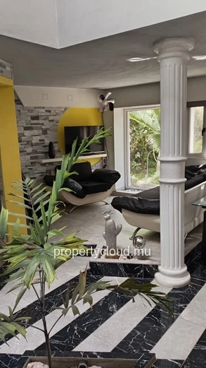 Duplex d’exception 120 m² avec jardin paysager de 170 m² à The Vale– Bien rare et atypique