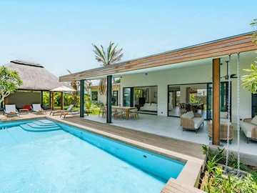 Single-storey villa with swimming pool and 5-star hotel services for sale | Mauritius