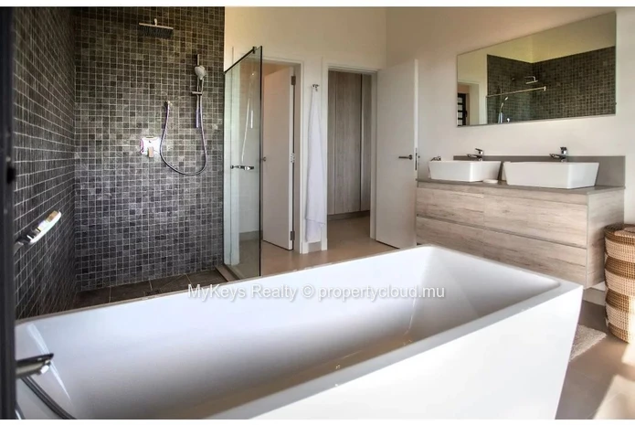 Villa d'exception vue mer panoramique à louer – La Tourelle