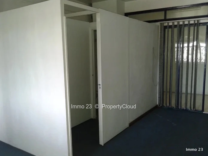Bureau - 4000m2 - Quatre Bornes - Ref. BU347750LO