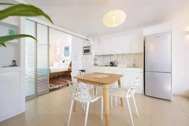 Élégant appartement de 1 chambre en rez-de-jardin à quelques pas des plages de Mont Choisy