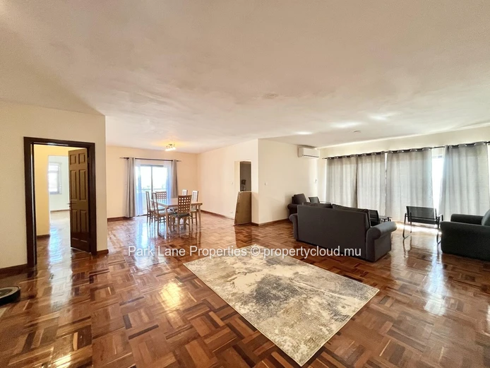 Vivez le confort au sommet – Penthouse meublé à Rose Hill