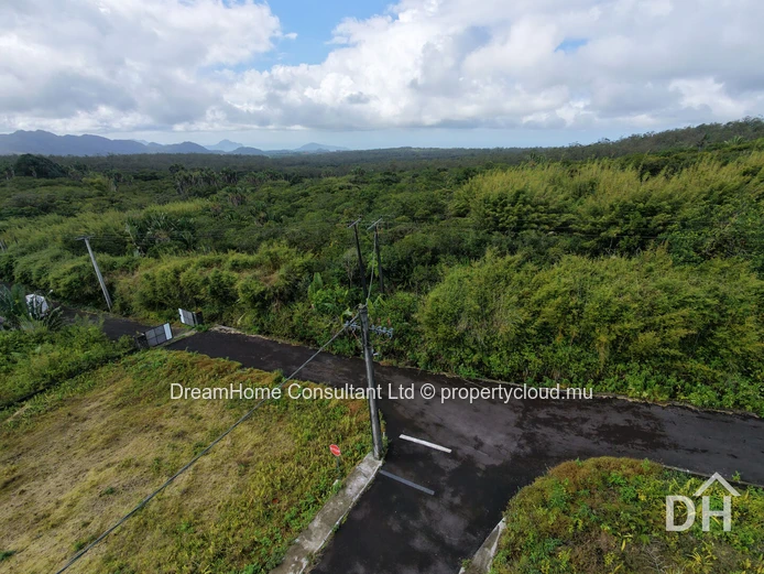 Residential Land for Sale in Curepipe - Sesiemne mille
