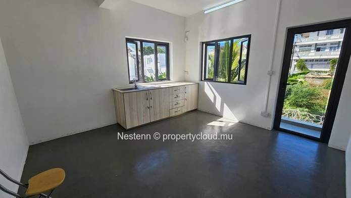 Commercial building of 223m2