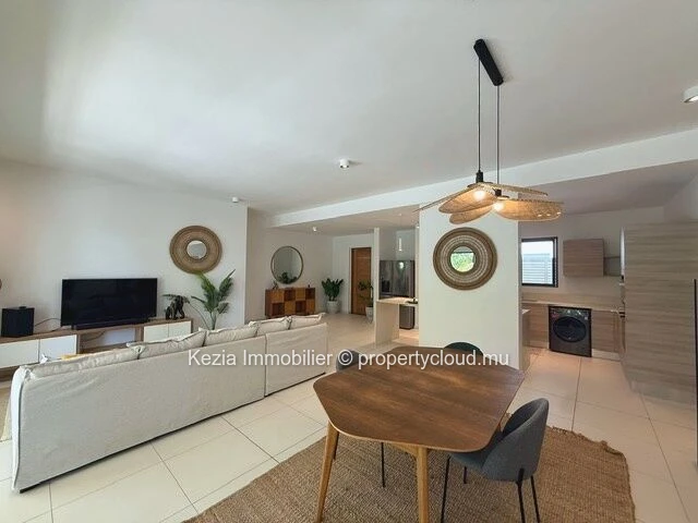 Élégant Appartement Avec Grand Balcon