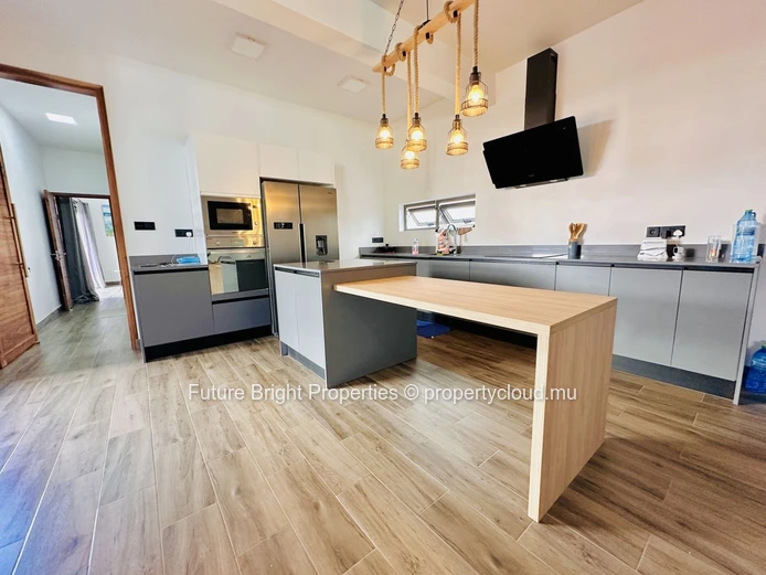 Magnifique maison moderne familiale avec piscine à Chemin Vingt Pied – Emplacement privilégié dans le Nord, proche de...