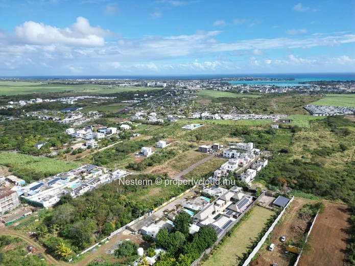Spacious land of 1272 m² 
