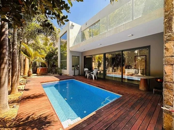 4 Bedroom Villa