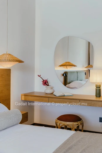 Villa de Luxe de Plain-Pied à Vendre à Bel Ombre – Piscine à Débordement de 14 Mètres et Domaine Golfique Prestigieux...