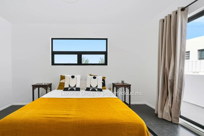 Pereybere – Exceptional Beachfront Penthouse