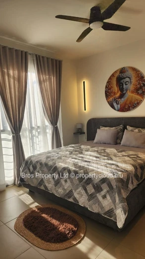 Luxueuse et moderne maison de ville de 4 chambres à louer à 90 000 Rs/mois - Azuri, Roches Noires