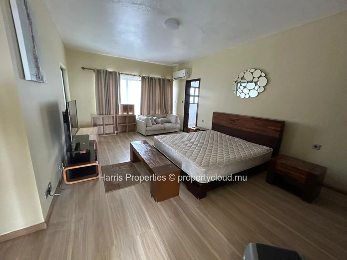 Superbe penthouse sur deux niveaux à vendre à Quatre Bornes
