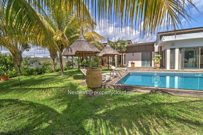 4-bedroom villa + independent studio