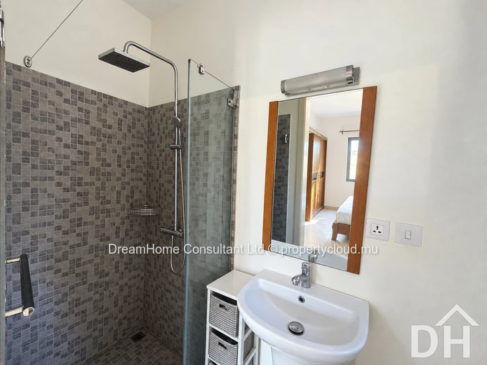 Appartement meublé d'une chambre au rez-de-chaussée