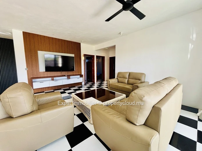 3-Bedroom Flat Overlooking The Garden And Swimming Pool – Near Azuri
