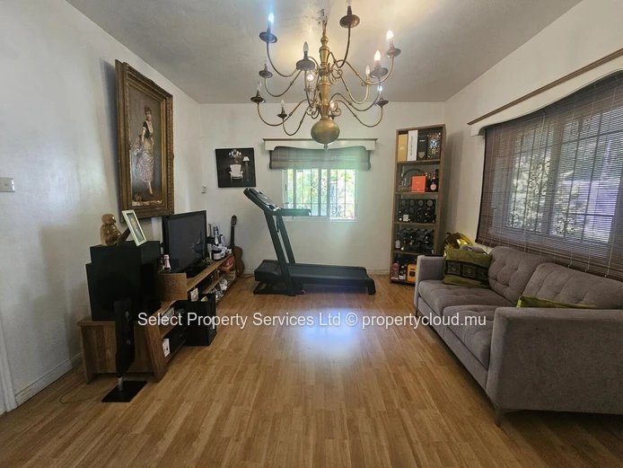 Charming spacious 4 Bedroom House for Sale in Floreal