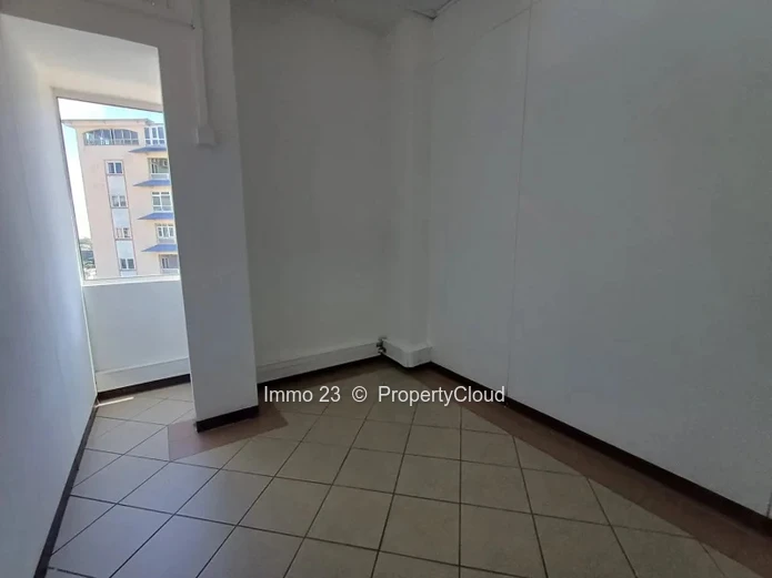 Bureau - 490m2 - Quatre Bornes - Ref. BU99080LO