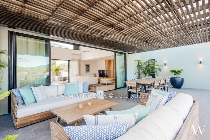 Penthouse avec des vues époustouflantes à vendre à Black River.