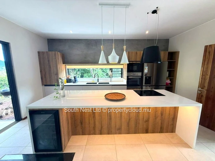 Villa contemporaine de luxe avec vue panoramique sur Le Morne – Rivière Noire