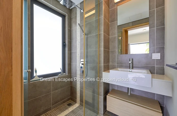 Exceptional Villa in Mont Choisy Smart City - Luxury, Serenity, and Comfort