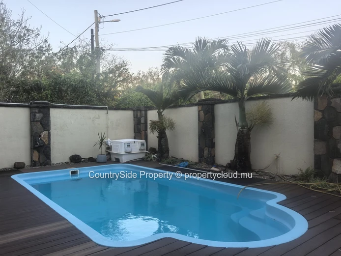 Villa spacieuse de 4 chambres avec bureau et vue sur le toit-terrasse
