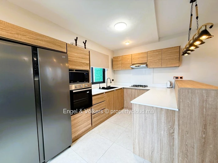 Newly Built Townhouse Close to Pereybere Beach