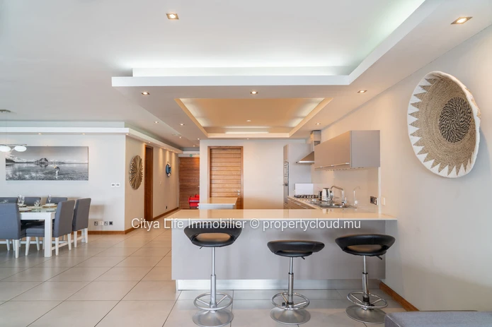 Penthouse meublé de 3 chambres avec piscine à Pointe aux Biches