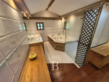 Maison de 8 Chambres