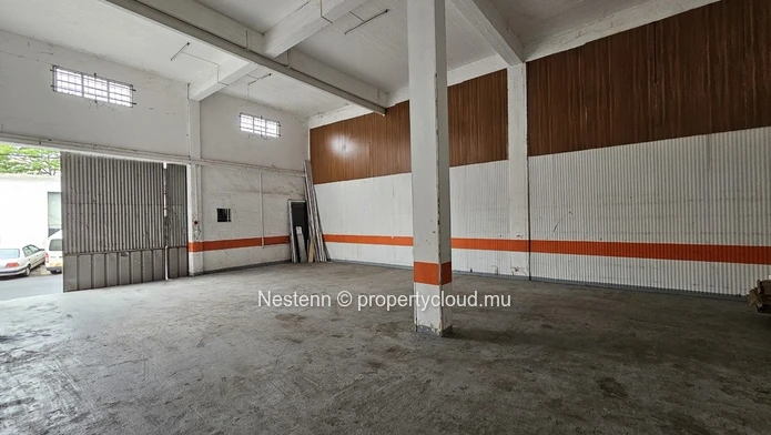 Warehouse of 130m2