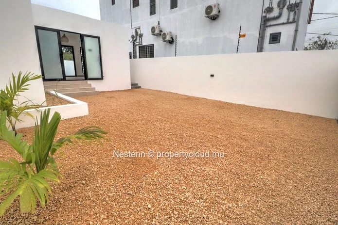 Maison moderne neuve avec piscine à Grand Baie