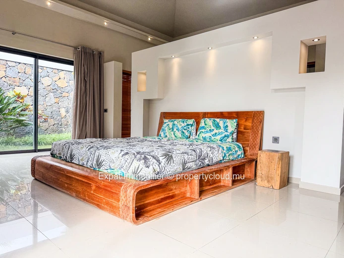 Exceptional Single-Storey 4-Bedroom Villa With Swimming Pool And Large Landscaped Garden – Grand Baie