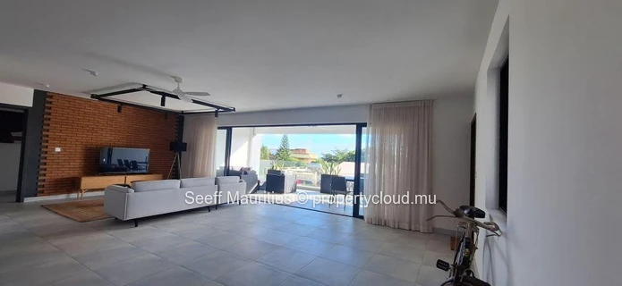Appartement moderne avec terrasse et vues 