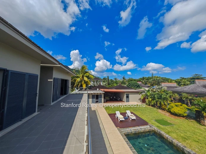 Villa en bord de mer à vendre – 4 chambres, Vieux Grand Port 