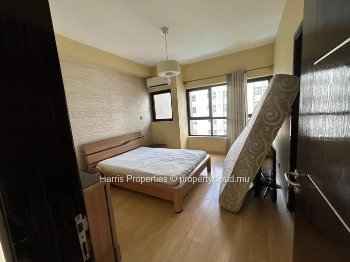 Superbe penthouse sur deux niveaux à vendre à Quatre Bornes