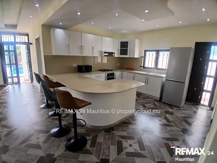 Spacious 4-Bedroom Villa with Private Pool - Calodyne 2 En-Suite Bedrooms | Pets Welcome | Ideal Fam