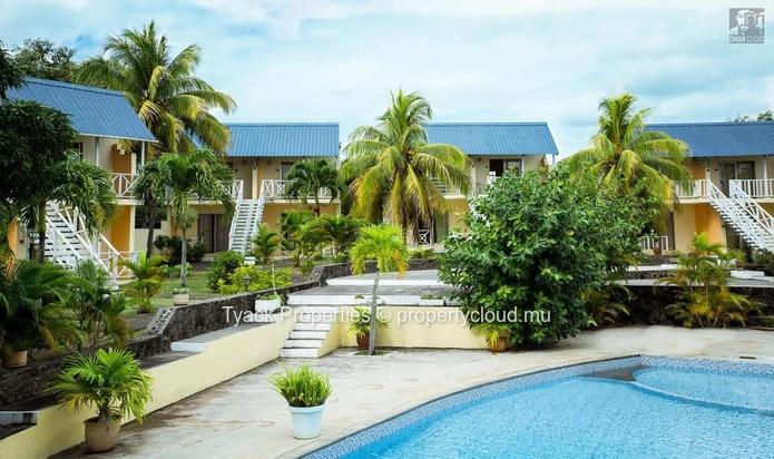 Propriété Hôtelière à Vendre à Grand Baie – 28 Chambres avec Piscine et Restaurant