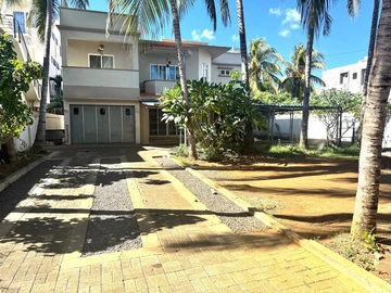5 Bedroom Villa