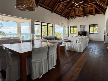 6 Bedroom Villa