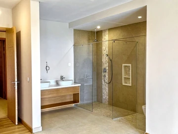 4 Bedroom Apartment