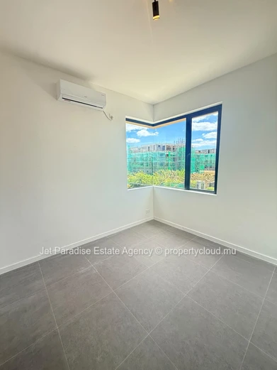 Villa neuve à vendre à  3 chambres,piscine privée