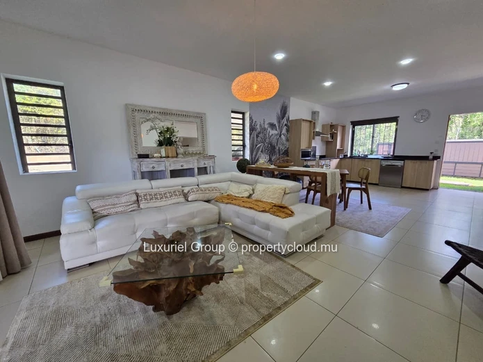  Beautiful Family Villa With Private Pool For Rent