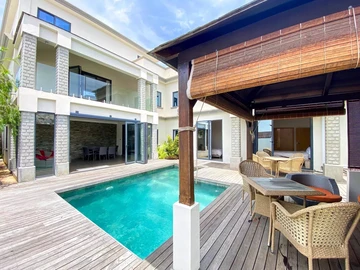 5 Bedroom Villa