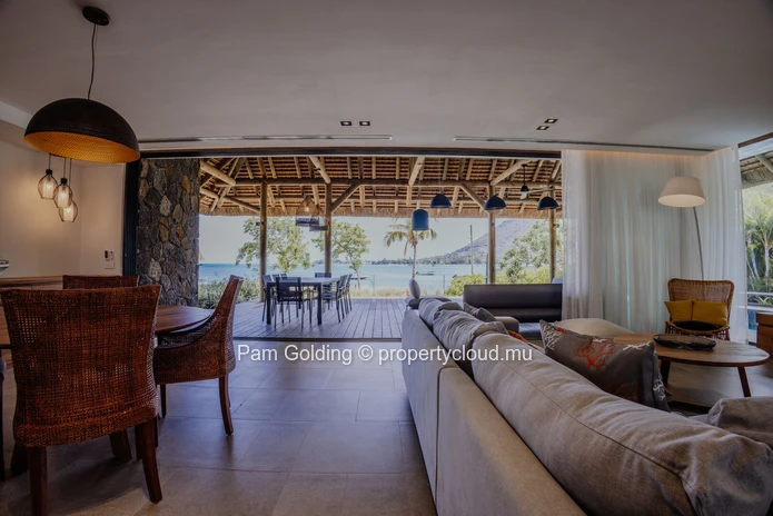 Villa de luxe en bord de mer avec piscine privée à Les Salines Rivière Noire, 3 chambres en suite