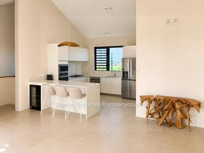 Villa contemporaine neuve avec piscine et vue panoramique exceptionnelle à Belle Vue Harel