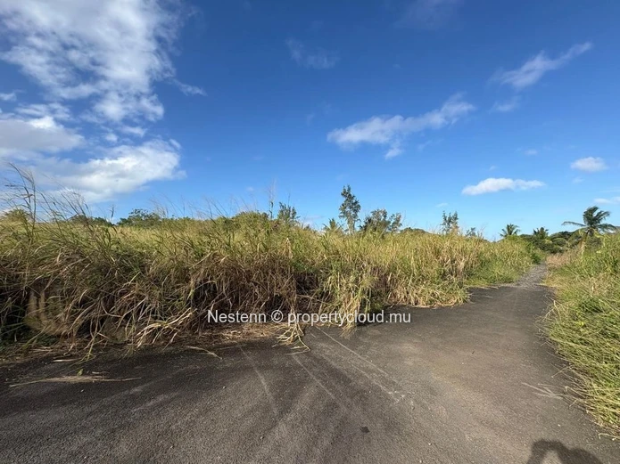 Prime Residential Land for Sale – 422.1m² in Le Bouchon