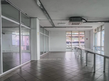 Ideal Office Space in the Heart of a Vibrant District 
